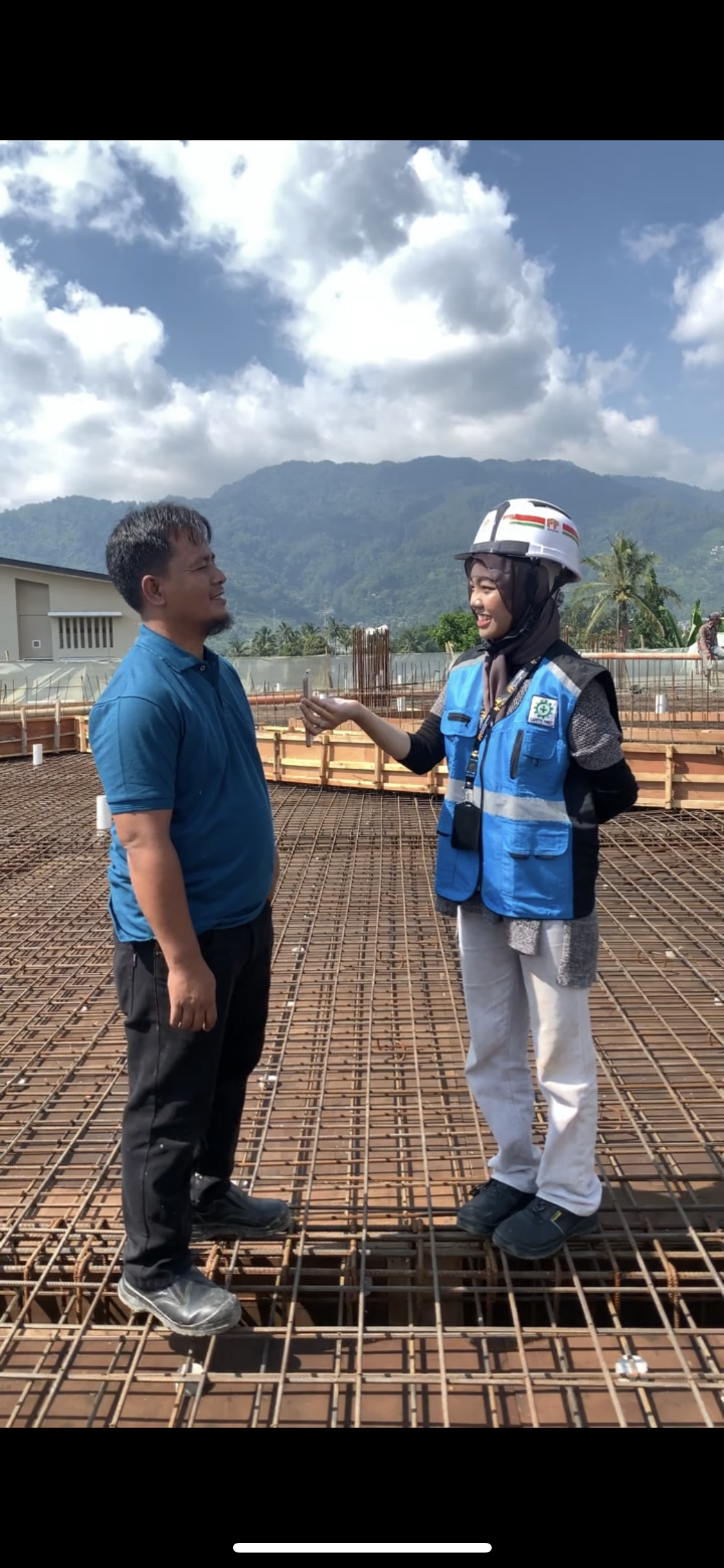 Bp. Kamsir, Rumah Makan Pagi Sore